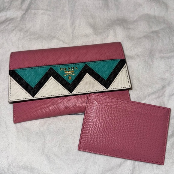 PRADA card case and wallet Pink Embossed Saffiano leather - Picture 1 of 7